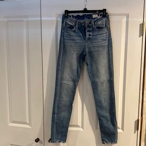 Bridge by gly. Jean size 26. Mid rise skinny.